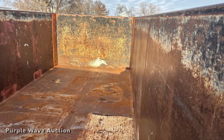 image for item FG1600 2001 Chevrolet C6500 dump truck