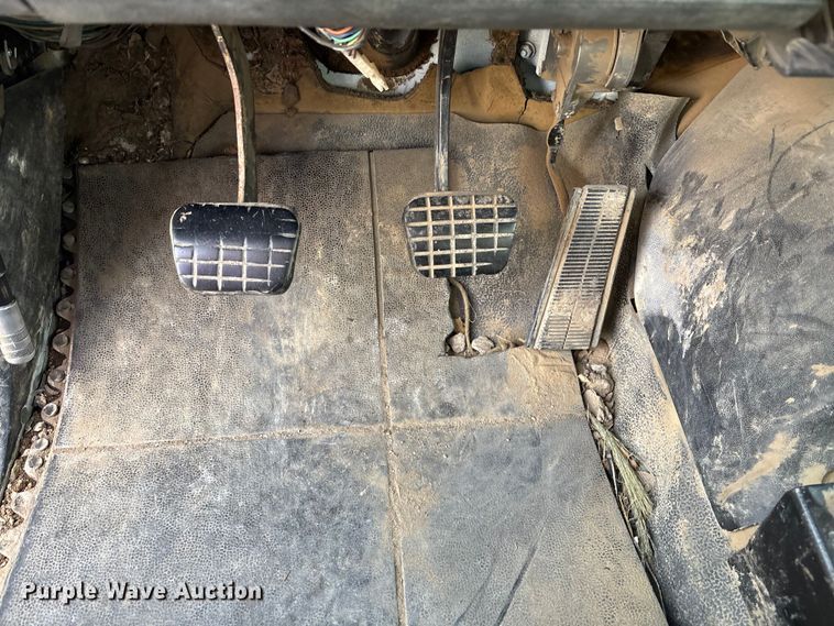 image for item FG1600 2001 Chevrolet C6500 dump truck