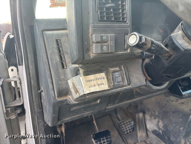 image for item FG1600 2001 Chevrolet C6500 dump truck