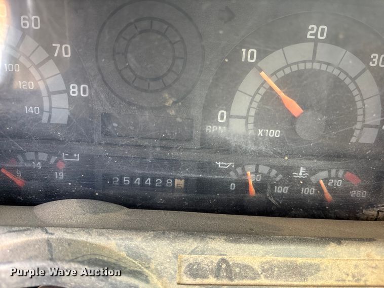 image for item FG1600 2001 Chevrolet C6500 dump truck