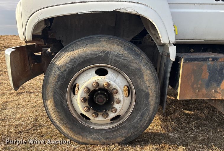 image for item FG1600 2001 Chevrolet C6500 dump truck