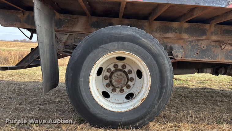 image for item FG1600 2001 Chevrolet C6500 dump truck