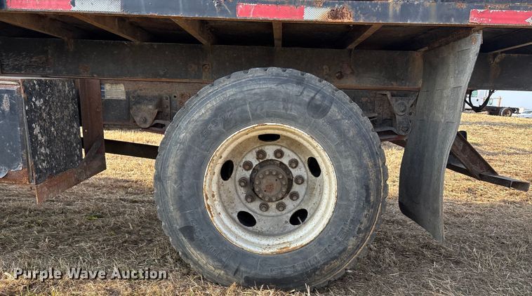 image for item FG1600 2001 Chevrolet C6500 dump truck