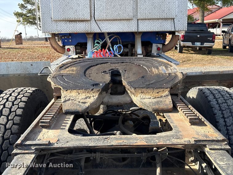 image for item FI0090 1999 Western Star 4900 semi truck