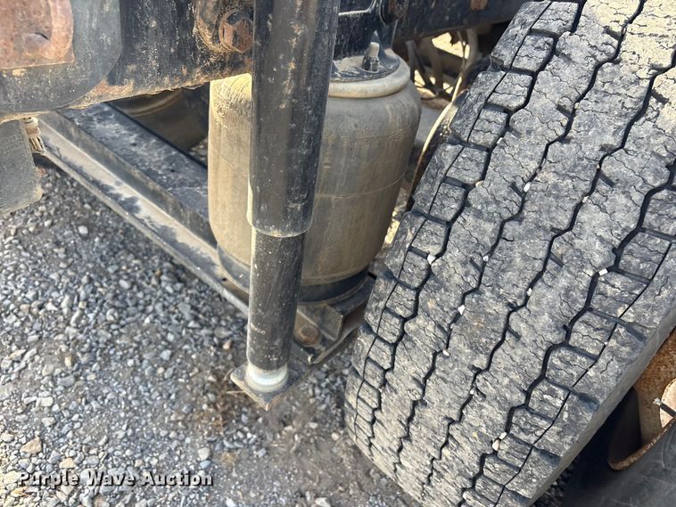 image for item FI0090 1999 Western Star 4900 semi truck