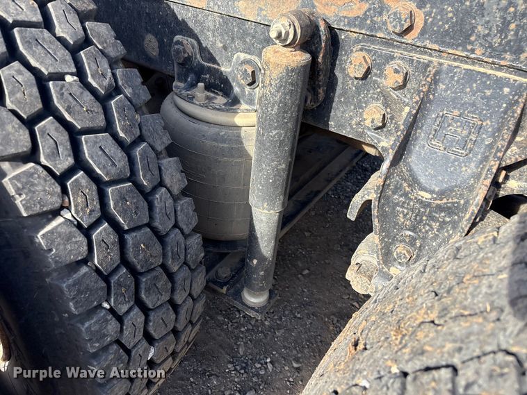 image for item FI0090 1999 Western Star 4900 semi truck