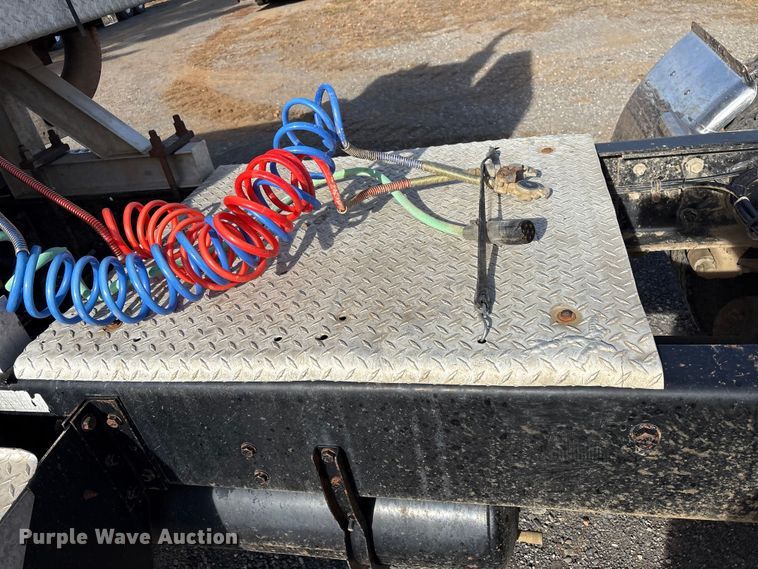 image for item FI0090 1999 Western Star 4900 semi truck