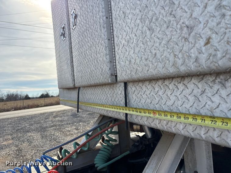 image for item FI0090 1999 Western Star 4900 semi truck