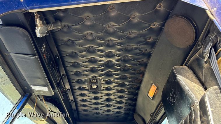 image for item FI0090 1999 Western Star 4900 semi truck