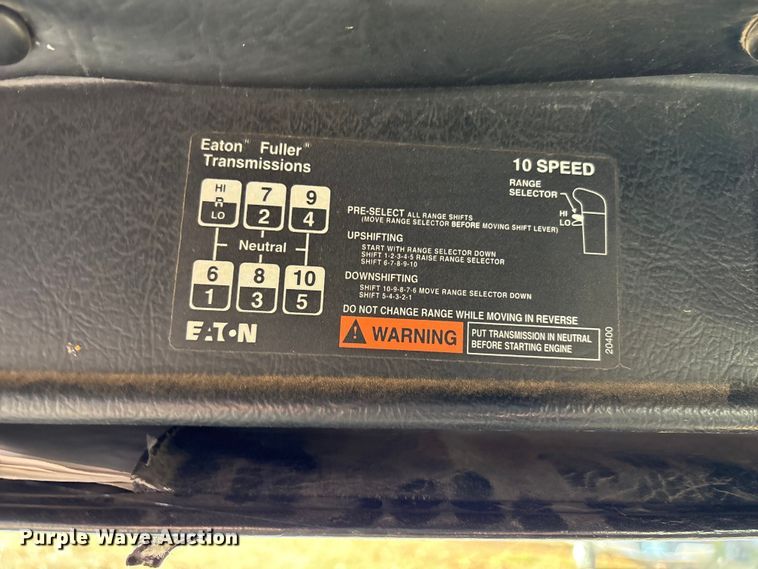 image for item FI0090 1999 Western Star 4900 semi truck