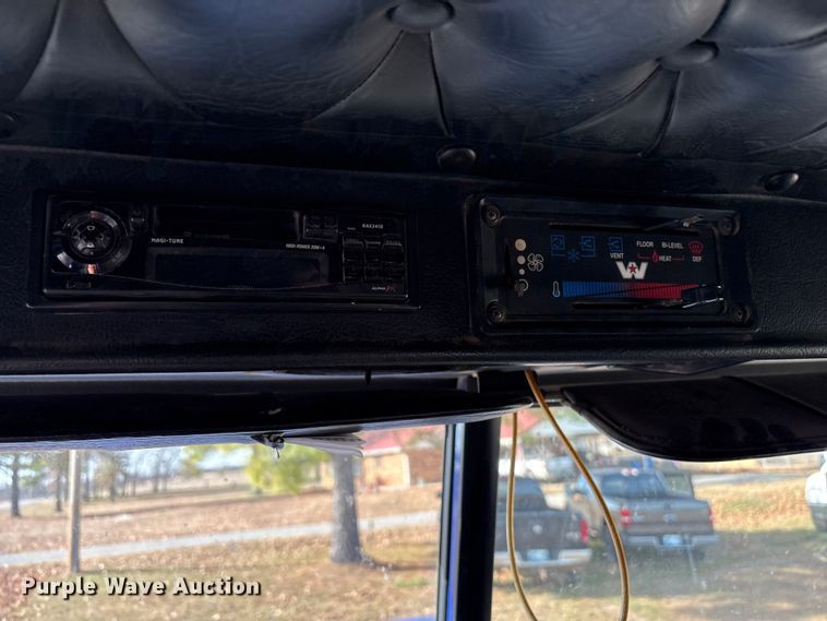 image for item FI0090 1999 Western Star 4900 semi truck