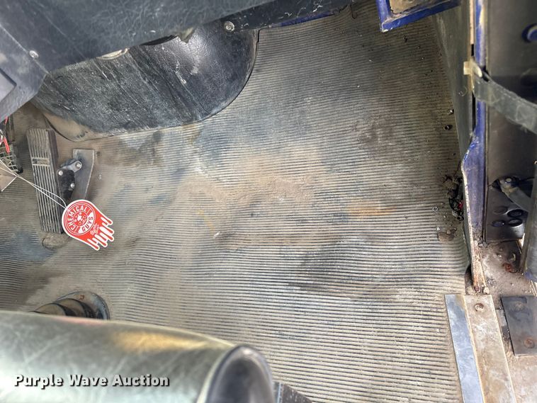 image for item FI0090 1999 Western Star 4900 semi truck