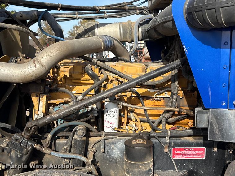 image for item FI0090 1999 Western Star 4900 semi truck