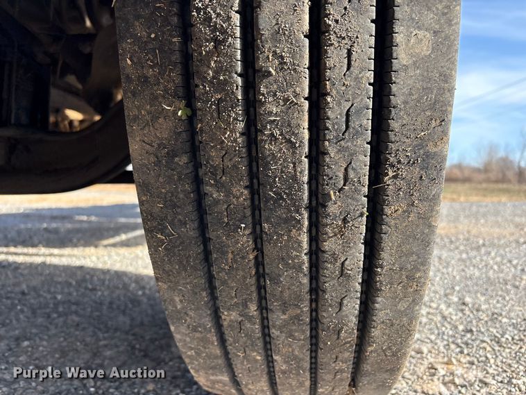 image for item FI0090 1999 Western Star 4900 semi truck