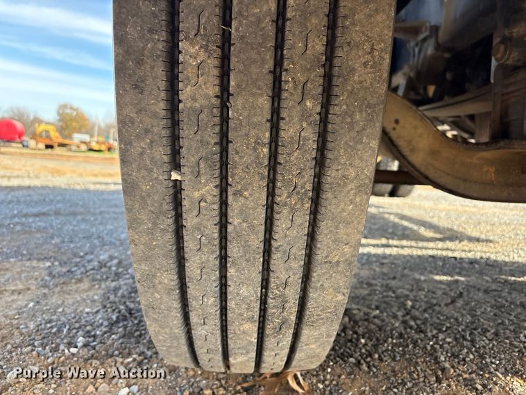 image for item FI0090 1999 Western Star 4900 semi truck