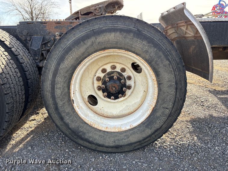 image for item FI0090 1999 Western Star 4900 semi truck