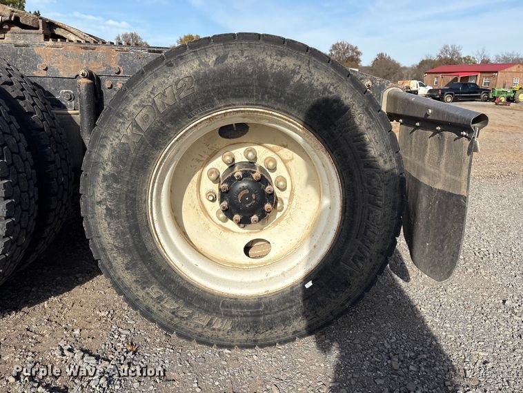 image for item FI0090 1999 Western Star 4900 semi truck