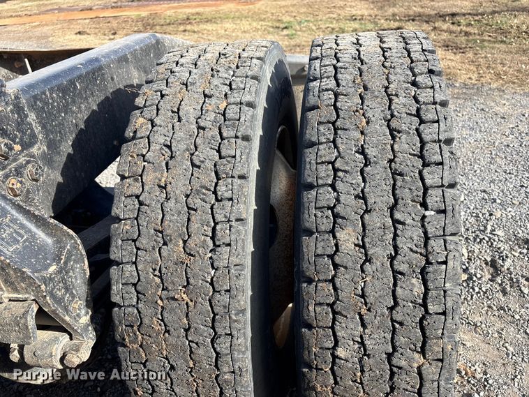 image for item FI0090 1999 Western Star 4900 semi truck