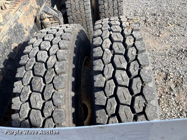 image for item FI0090 1999 Western Star 4900 semi truck