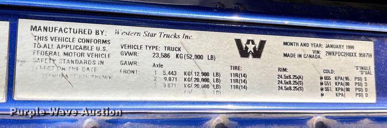 image for item FI0090 1999 Western Star 4900 semi truck