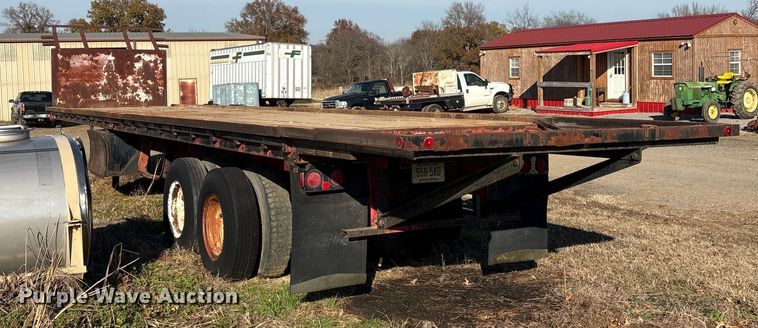 image for item FI0097 1981 Fruehauf PB-F2-40 flatbed trailer