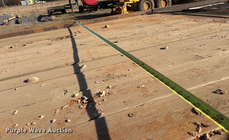 image for item FI0097 1981 Fruehauf PB-F2-40 flatbed trailer