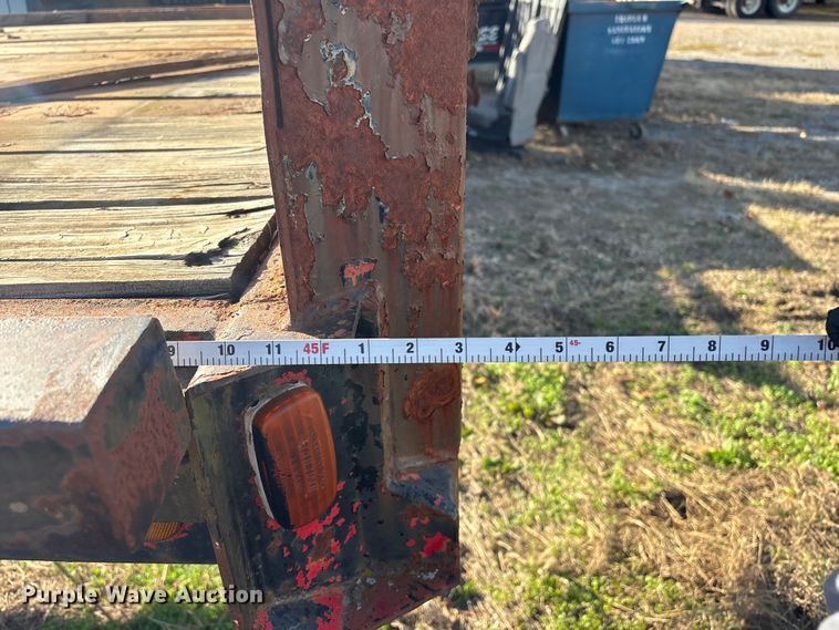 image for item FI0097 1981 Fruehauf PB-F2-40 flatbed trailer