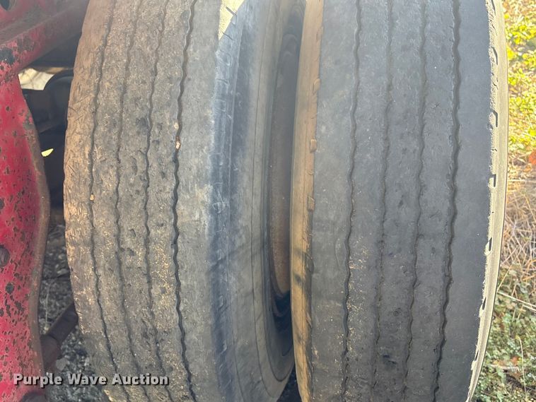 image for item FI0097 1981 Fruehauf PB-F2-40 flatbed trailer