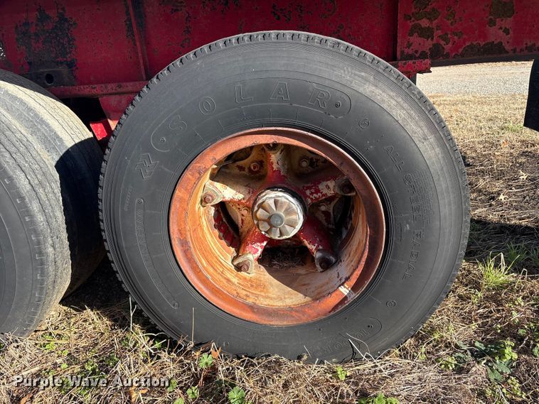 image for item FI0097 1981 Fruehauf PB-F2-40 flatbed trailer