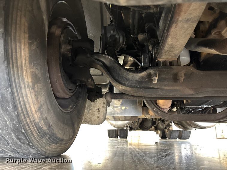 image for item FI1513 2000 Peterbilt 379 semi truck