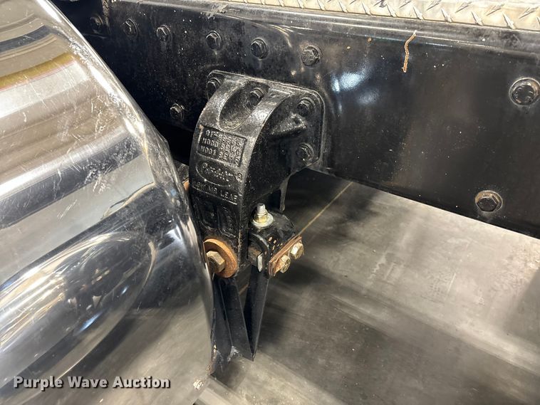 image for item FI1513 2000 Peterbilt 379 semi truck