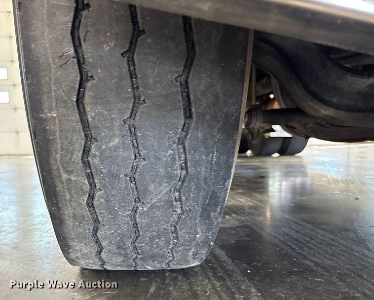 image for item FI1513 2000 Peterbilt 379 semi truck