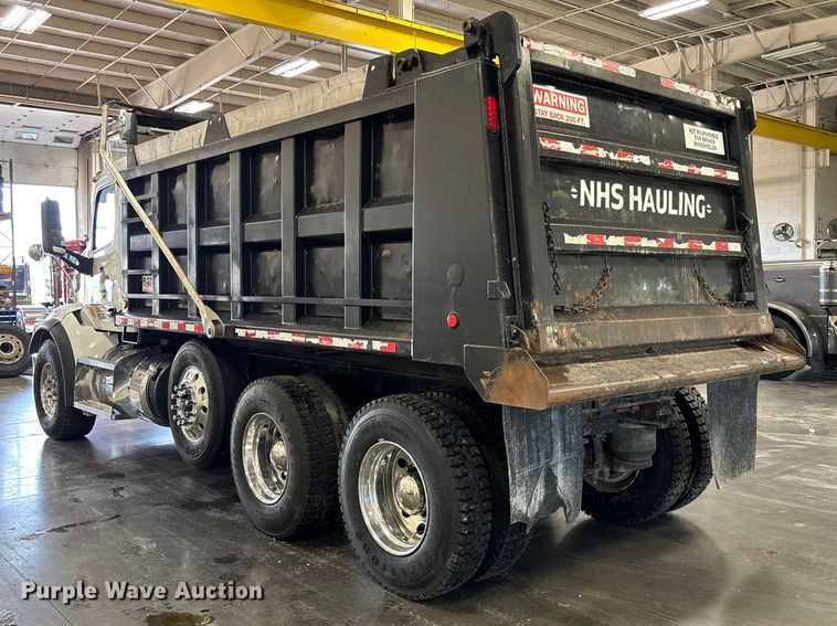 image for item FI1514 2015 Peterbilt 567 dump truck