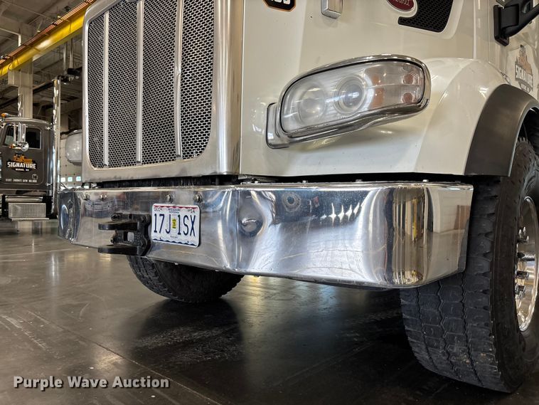 image for item FI1514 2015 Peterbilt 567 dump truck