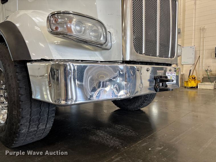 image for item FI1514 2015 Peterbilt 567 dump truck