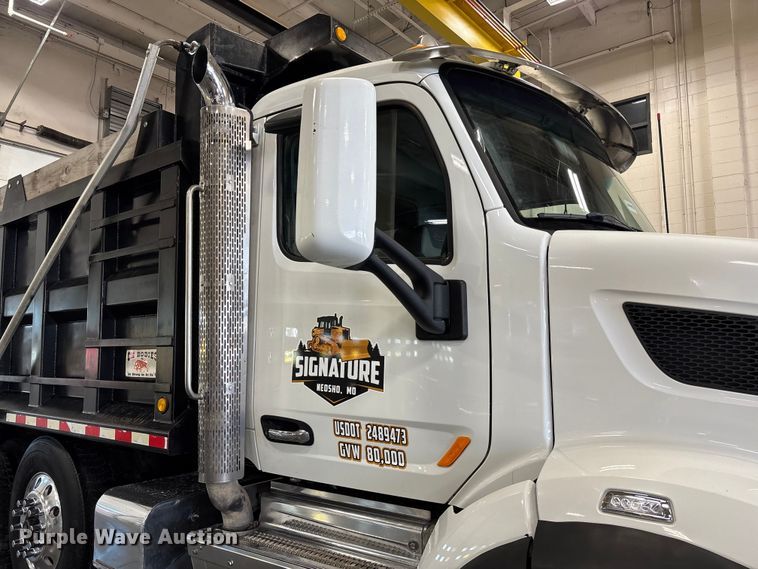 image for item FI1514 2015 Peterbilt 567 dump truck