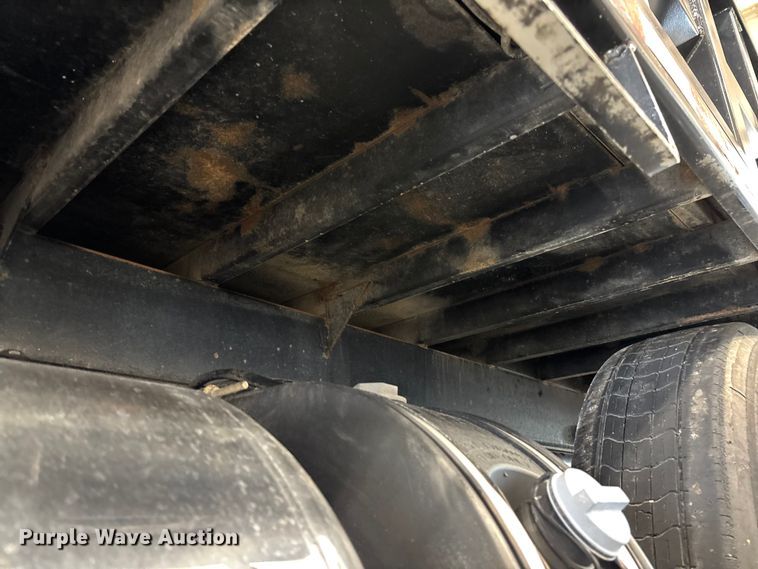 image for item FI1514 2015 Peterbilt 567 dump truck