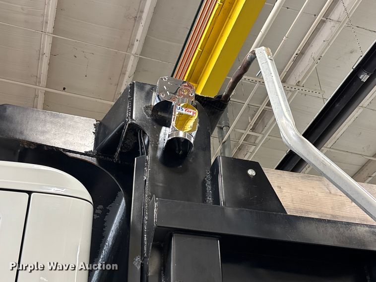 image for item FI1514 2015 Peterbilt 567 dump truck