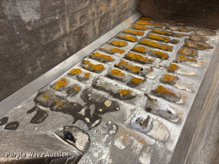 image for item FI1514 2015 Peterbilt 567 dump truck