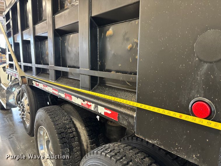 image for item FI1514 2015 Peterbilt 567 dump truck