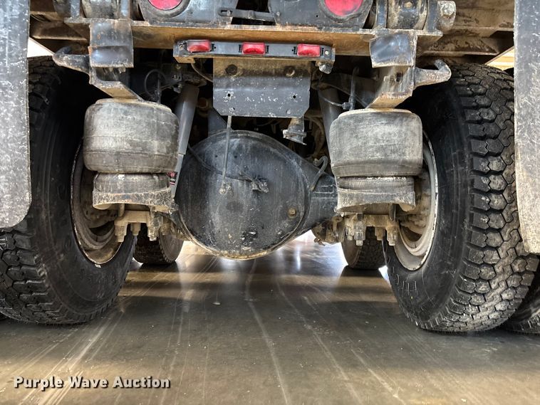 image for item FI1514 2015 Peterbilt 567 dump truck