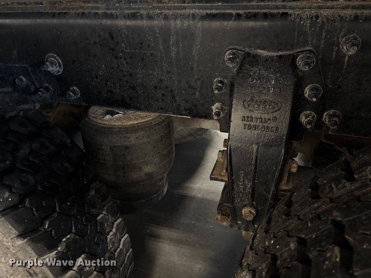 image for item FI1514 2015 Peterbilt 567 dump truck