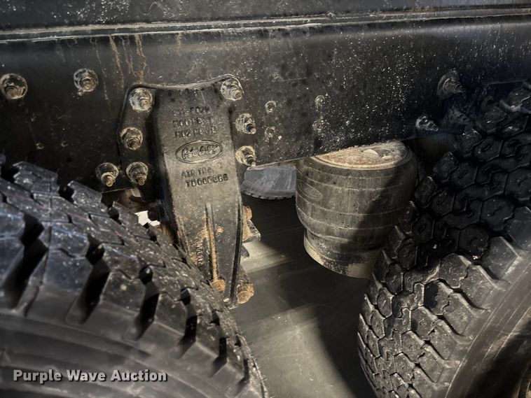 image for item FI1514 2015 Peterbilt 567 dump truck