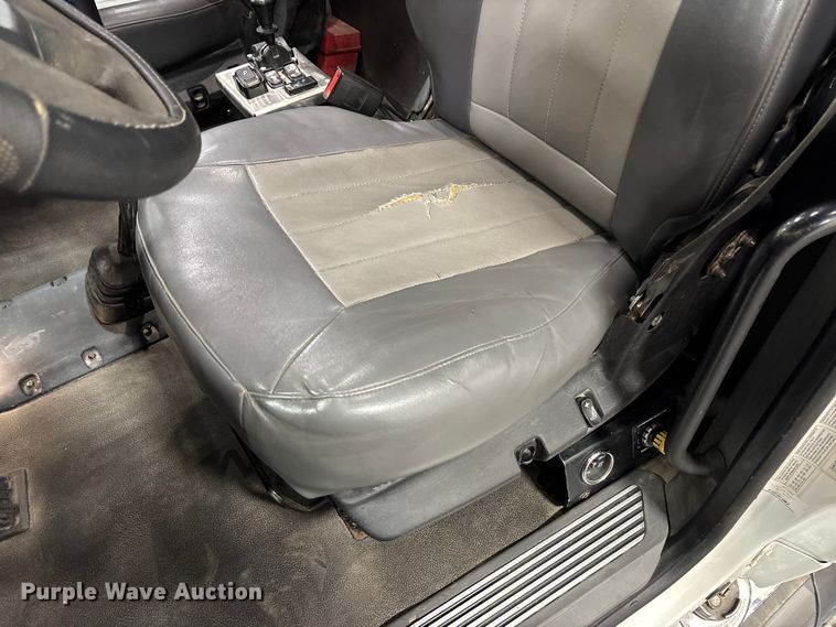 image for item FI1514 2015 Peterbilt 567 dump truck