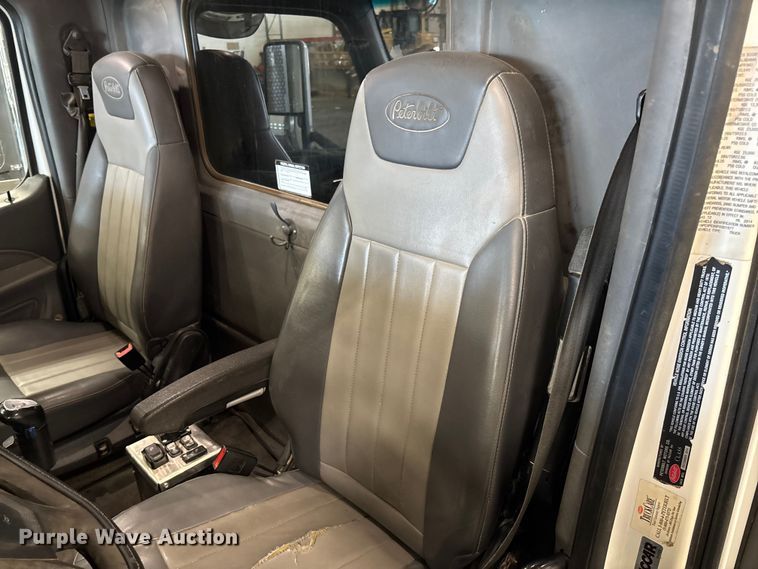 image for item FI1514 2015 Peterbilt 567 dump truck