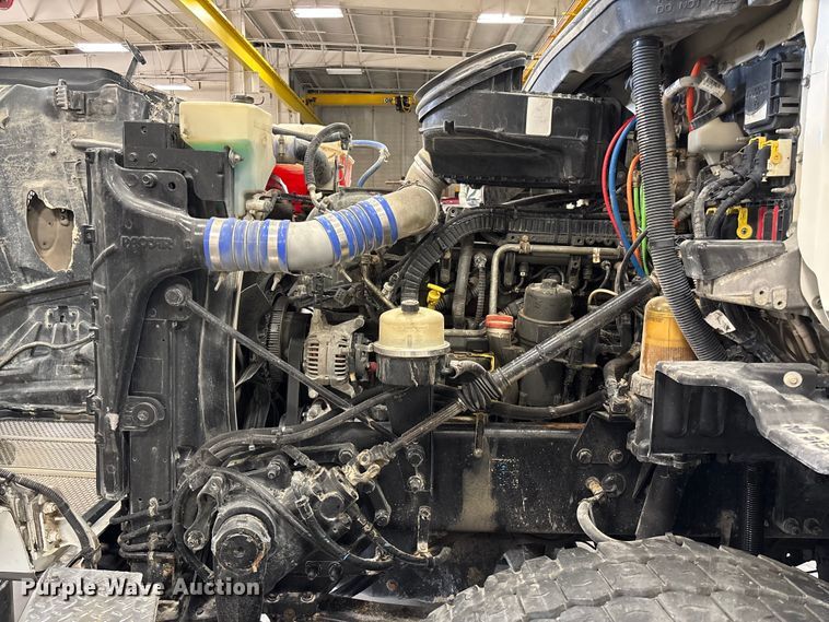 image for item FI1514 2015 Peterbilt 567 dump truck