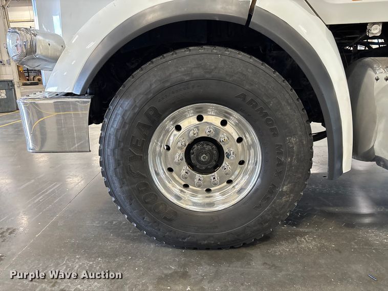 image for item FI1514 2015 Peterbilt 567 dump truck