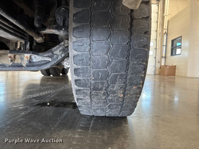 image for item FI1514 2015 Peterbilt 567 dump truck