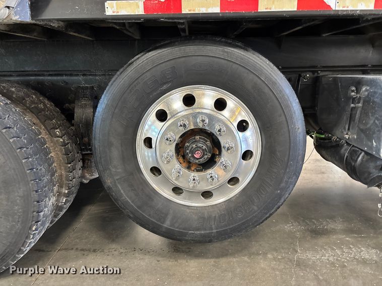 image for item FI1514 2015 Peterbilt 567 dump truck