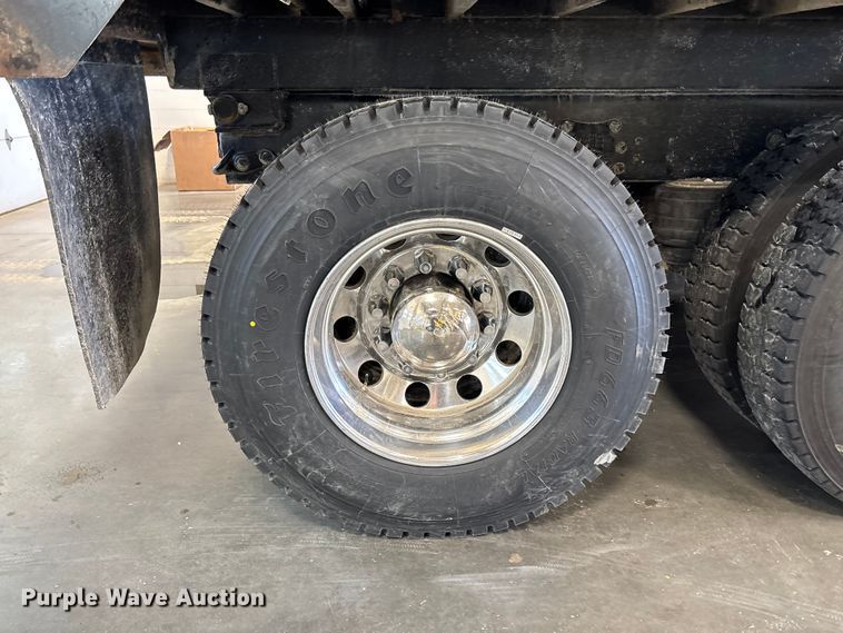 image for item FI1514 2015 Peterbilt 567 dump truck